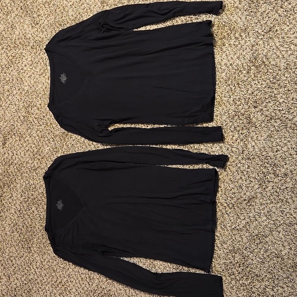 2 Cuddl Duds softwear with stretch V-neck long sleeve shirts size Medium